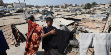 غزہ میں اسرائیلی بمباری جاری، جنگ بندی کی خلاف ورزیوں میں متعدد شہری زخمی
