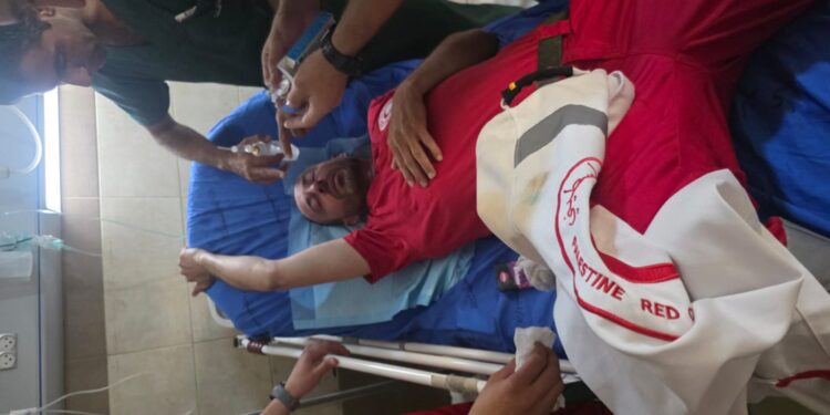 بیت لحم میں آبادکاروں کا حملہ، فلسطینی شہری زخمی، ایمبولینس عملہ بھی تشدد کا نشانہ