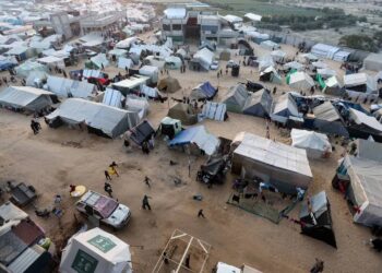 موسمِ سرما کی آمد، غزہ کے 20 لاکھ سے زائد بے گھر فلسطینیوں کے لیے نئی آزمائش