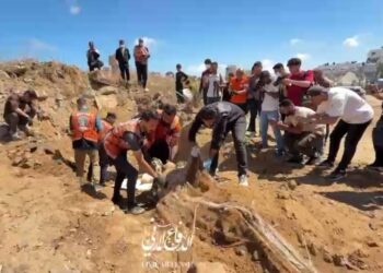 غزہ کے الزیتون محلے میں گھر کے ملبے سے 9 شہداء کے جسدِ خاکی برآمد
