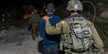 مغربی کنارے میں قابض اسرائیلی فوج کے چھاپے، متعدد فلسطینی گرفتار