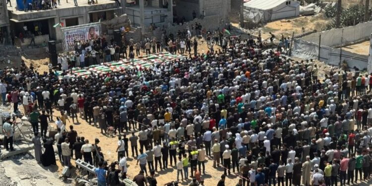 ملبے تلے دبی چیخیں: غزہ میں 112 شہداء کی اجتماعی تدفین نے دل دہلا دیے