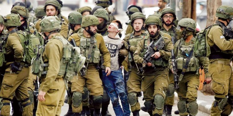 قابض صہیونی زندانوں میں فلسطینی بچے، جن سے بچپن چھین لیا گیا