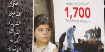 قابض عدالتوں کے سامنے 11 بچوں کے جسدِ خاکی، شہداء کی میتوں کی واپسی کے لیے قانونی جنگ جاری