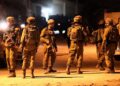 مقبوضہ مغربی کنارے میں قابض فوج اور آبادکاروں کے چھاپے، متعدد فلسطینی زخمی و گرفتار