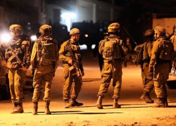 مقبوضہ مغربی کنارے میں قابض فوج اور آبادکاروں کے چھاپے، متعدد فلسطینی زخمی و گرفتار