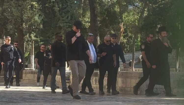 نیتن یاھو کے وزیر کا مسجد اقصیٰ پر دھاوا، عالم اسلام اور عرب ممالک کی شدید مذمت