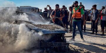 غزہ پر قابض اسرائیلی فوج کی بمباری اور فائرنگ، دو فلسطینی شہید، متعدد زخمی